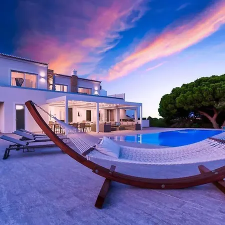 Sleeps 12 With Pool Air Con And Wifi Benagil