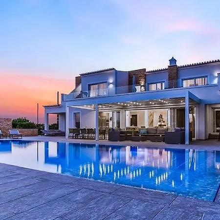 Sleeps 12 With Pool Air Con And Wifi * Benagil