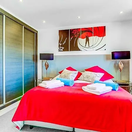 Sleeps 12 With Pool Air Con And Wifi Βίλα *