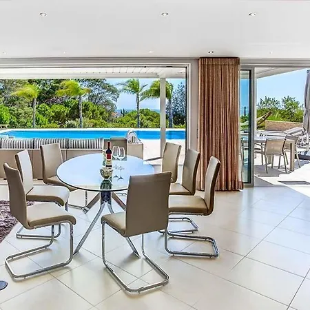 Sleeps 12 With Pool Air Con And Wifi فيلة بيناغيل